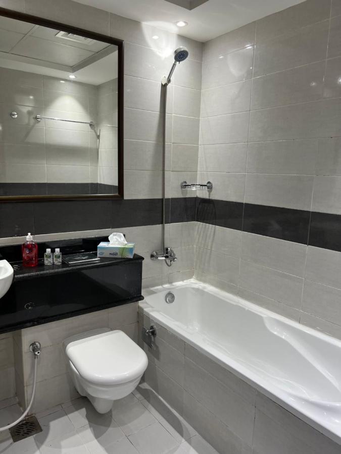 Grand Pearl Hostel For Boys Dubai Eksteriør bilde