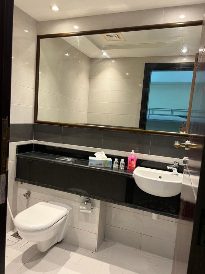 Grand Pearl Hostel For Boys Dubai Eksteriør bilde