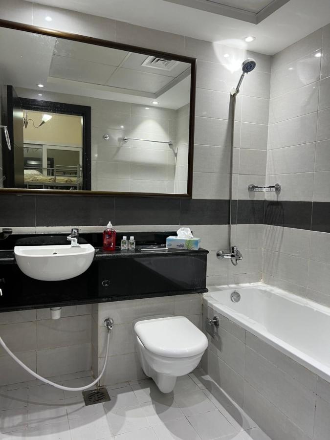 Grand Pearl Hostel For Boys Dubai Eksteriør bilde